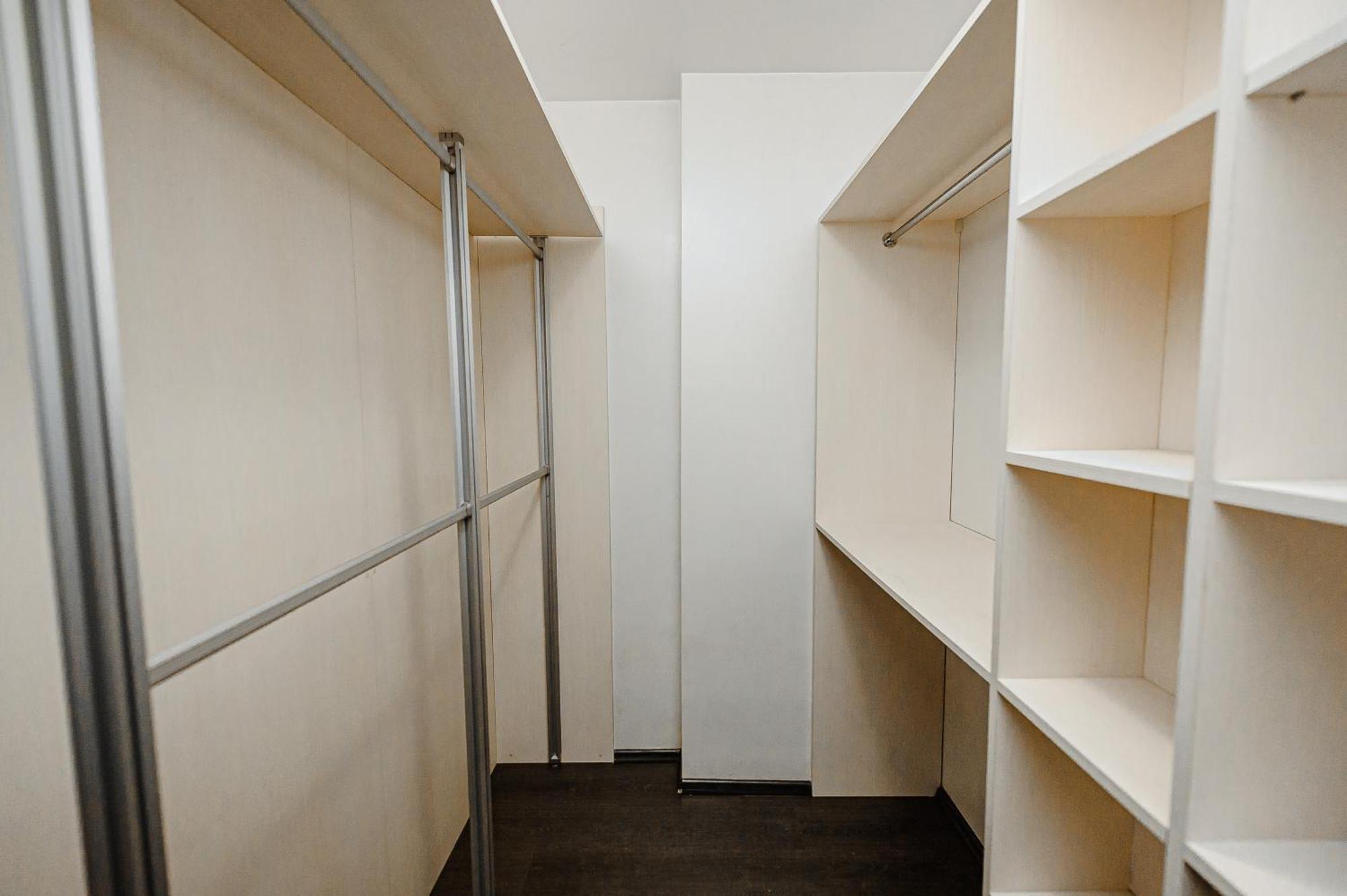 Spacious Close To Valea Trandafirelor Park! *