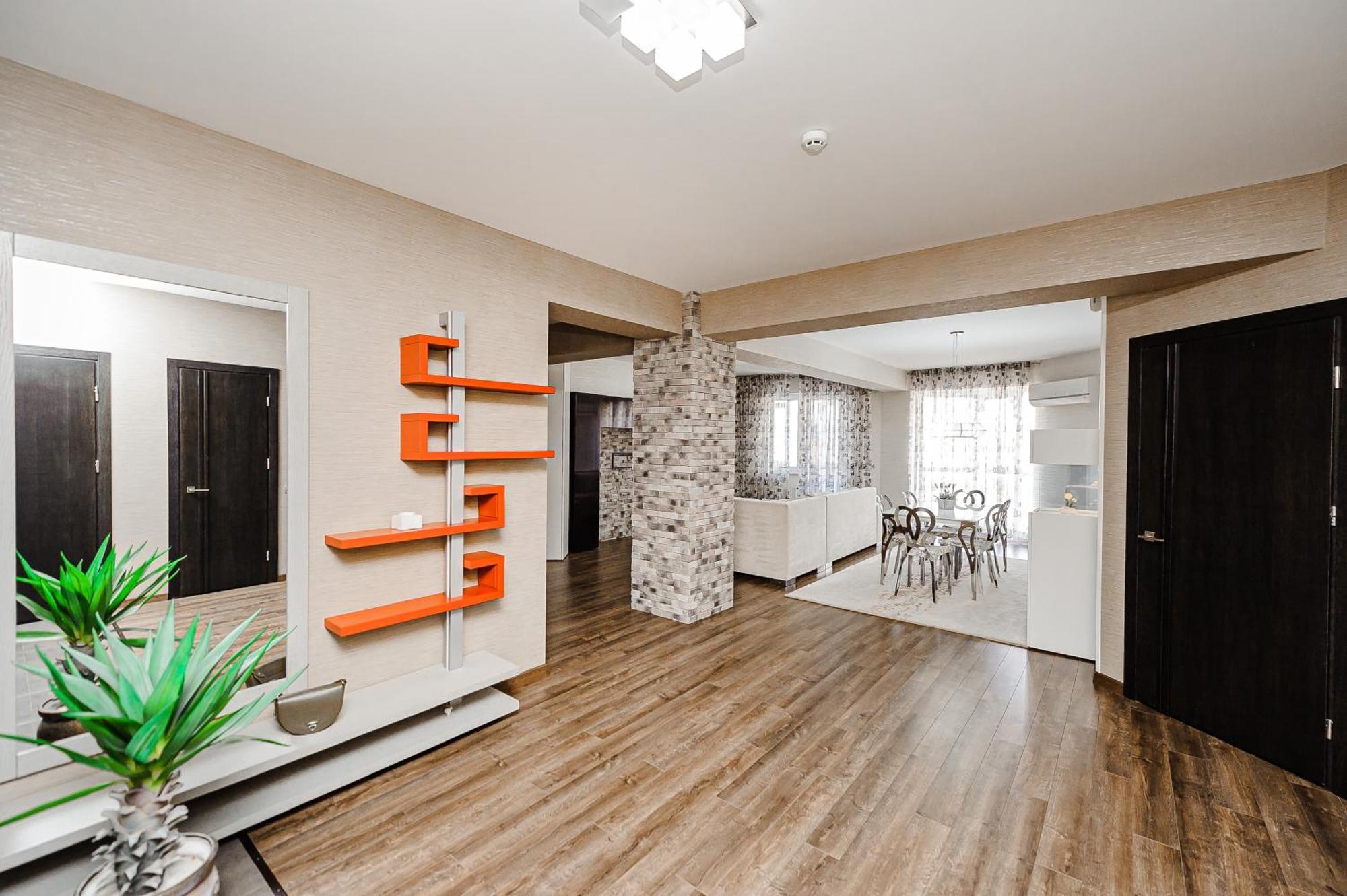 Spacious Close To Valea Trandafirelor Park! *