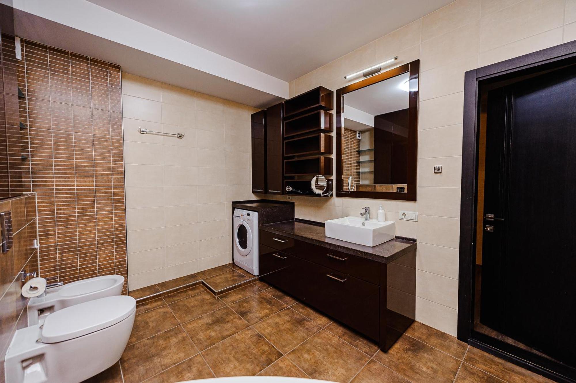Apartment Spacious Close To Valea Trandafirelor Park! *